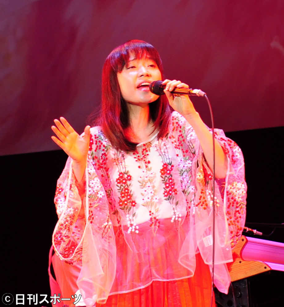 川嶋あい １人残らず幸せに 養母命日コンサート 音楽 日刊スポーツ