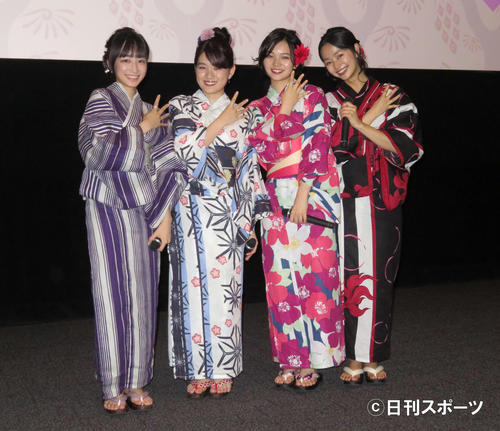 浴衣で定期イベントに登場した劇団4ドル50セント（左から）福島雪菜、仲美海、湯川玲菜、前田悠雅（撮影・横山慧）