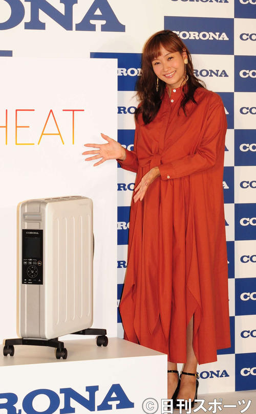 暖房機器メーカー「コロナ」の新商品発表会に参加した藤本美貴（撮影・松本久）