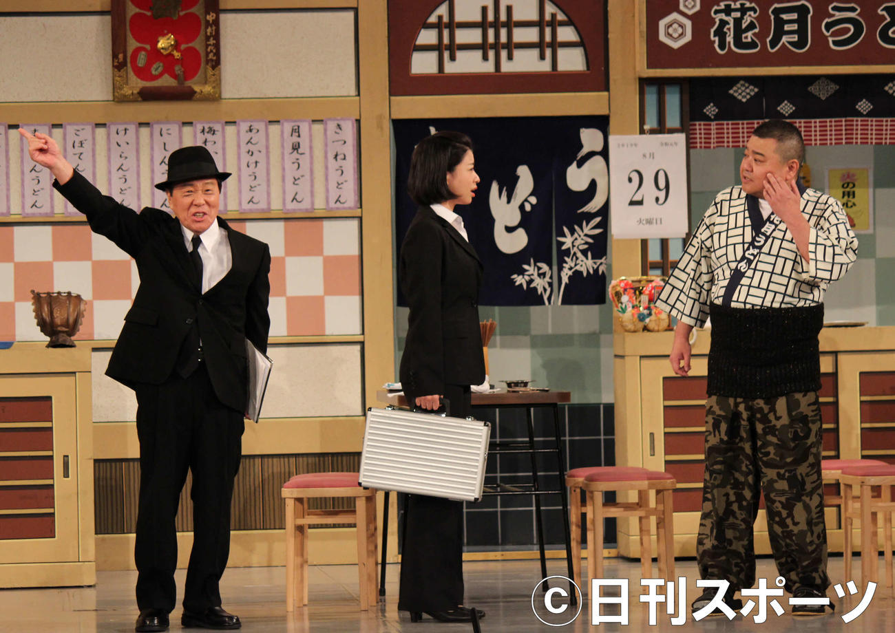 なべおさみ吉本新喜劇出演 死に神役で裏口ネタ披露 お笑い写真ニュース 日刊スポーツ