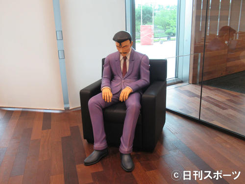 読売テレビ新社屋に設置された毛利小五郎のフィギュア（撮影・星名希実）