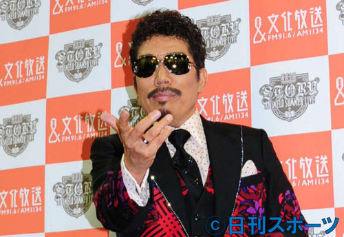 アニソンイベントで歌唱した鈴木雅之（撮影・松本久）
