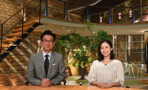 テレビ朝日系「報道ステーション」の金曜MCを務める小木逸平アナ（左）と森川夕貴アナ