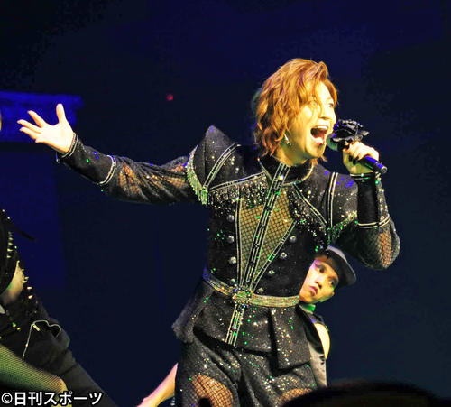 アニソンイベントで熱唱する氷川きよし（2019年8月30日撮影）