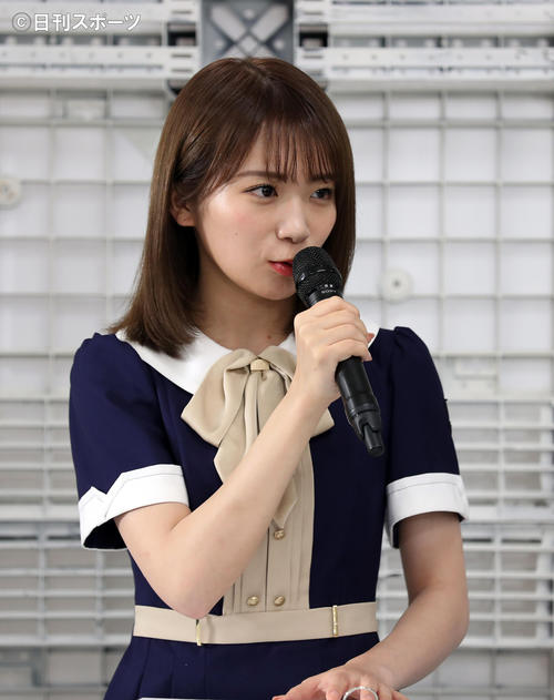 新キャプテンの初仕事で、司会を務めた秋元真夏（撮影・大野祥一）