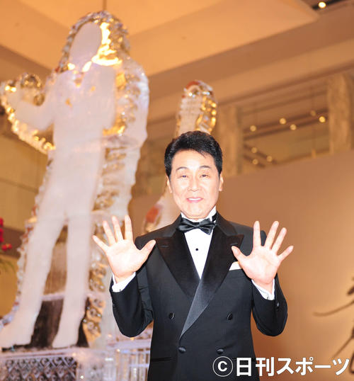 歌手生活55周年記念パーティーを行った五木ひろし（撮影・松本久）