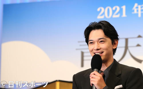 第60作NHK大河ドラマ「青天を衝け」制作・主演発表会見であいさつする主演渋沢栄一役の吉沢亮（撮影・垰建太）