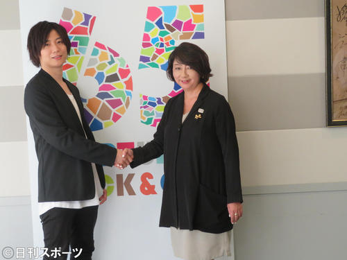 SHOWROOMの前田裕二社長とニッポン放送の檜原麻希社長
