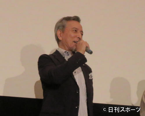 映画「みとりし」公開記念舞台あいさつに登壇した、左から桜井淳子、榎木孝明、村上穂乃佳、高崎翔太