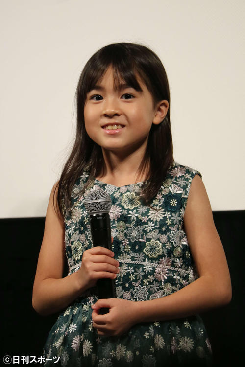 映画「駅までの道をおしえて」の完成試写会に出席した新津ちせ