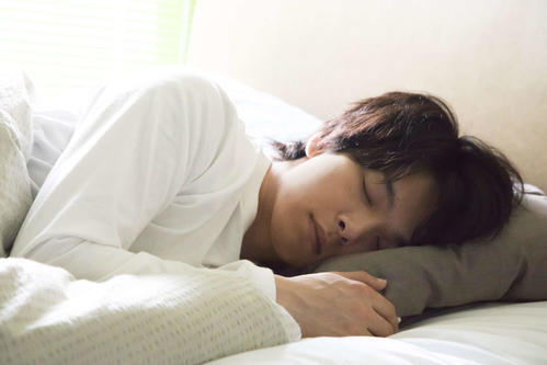 映画「水曜日が消えた」に主演する中村倫也