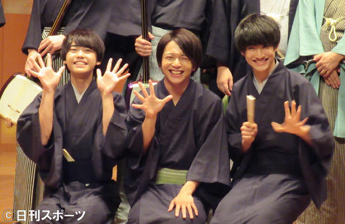 「なごや万華鏡落語」に出演した左からボイメン研究生名古屋の古川流唯、ボイメン研究生の中原聡太、ボイメン研究生関西の内海太一（撮影・星名希実）