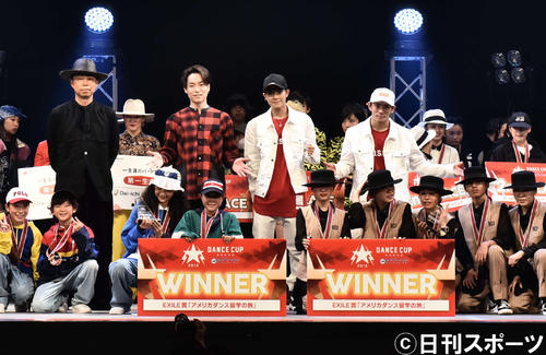 「EXILE　CUP　2019」に出席した、中央左からUSA、TETSUYA、岩谷翔吾、浦川翔平