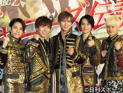 舞台「ジャニーズ伝説2019」初日を迎えたA．B．C－Z。左から五関晃一、河合郁人、橋本良亮、戸塚祥太、塚田僚一（撮影・横山慧）