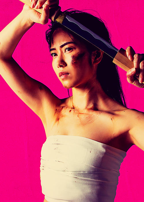 舞台「仁義なき戦い～彼女（おんな）たちの死闘編～」で広能昌三役を演じる横山由依