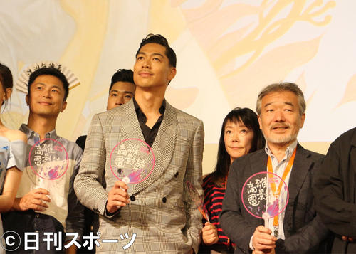 「高雄国際映画祭」出席したEXILE　AKIRA（中央）
