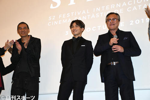 「シッチェス・カタロニア国際映画祭」での映画「ダンシング・マリー」のワールドプレミアに出席した、左からSABU監督、EXILE　NAOTO、石橋凌（撮影・大友陽平）