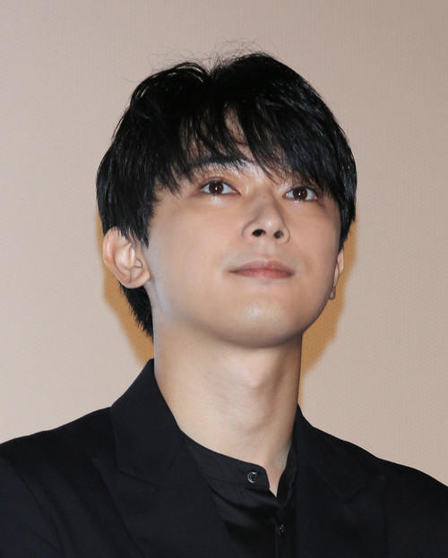 吉沢亮（撮影・中島郁夫）