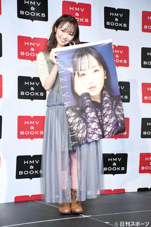 カレンダー発売記念イベントを行った今泉佑唯（撮影・大友陽平）