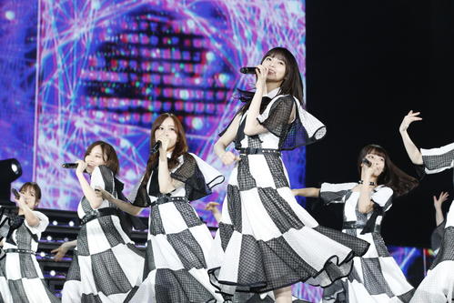 2年連続で上海公演を開催した乃木坂46。手前中央は齋藤飛鳥