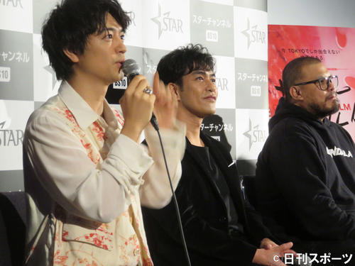 映画「フォークロア」のイベントに参加した、左から斎藤工、北村一輝、アンワル監督