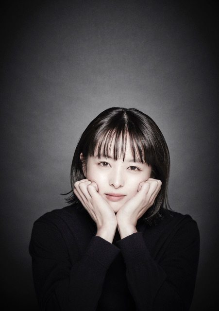 来年1月期ドラマ「シロでもクロでもない世界でパンダは笑う。」でダブル主演する清野菜名