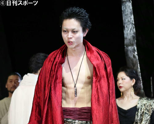 舞台「カリギュラ」に出演する菅田将暉