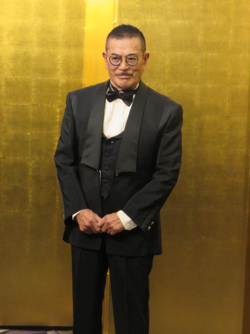「芸能生活60周年パーティー」の開演前に会見した千葉真一