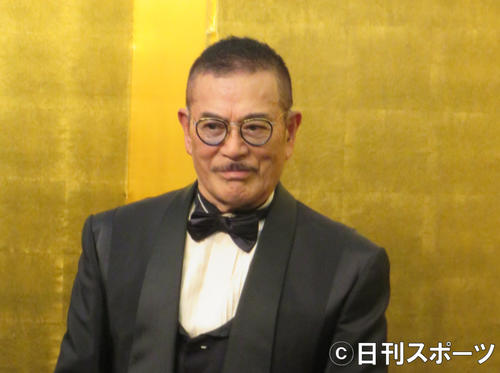 「芸能生活60周年パーティー」の開演前に会見した千葉真一