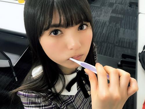 「乃木坂46写真集　乃木撮　VOL．02」先行ショット。歯磨きする齋藤飛鳥。大園桃子が撮影した
