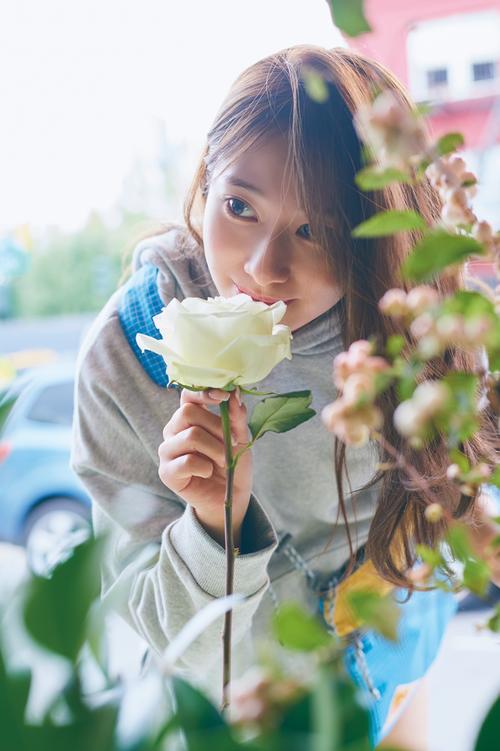 桜井玲香セカンドソロ写真集「視線」の先行カット
