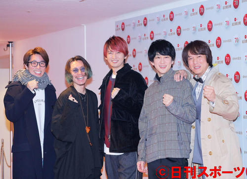NHK紅白歌合戦　リハーサルを終えガッツポーズで笑顔を見せる関ジャニ∞（撮影・河田真司）