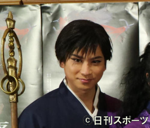 舞台「犬夜叉」の初日公演前、取材に応じた、滝口幸広さん（17年4月6日撮影）