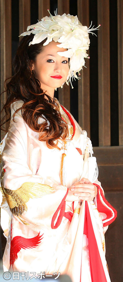 クリエーターとの挙式であでやかな花嫁姿（09年）