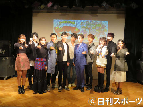 舞台「ビックリマン～ザ☆ステージ～」の出席者たち。左から伊藤小春、小林正典、大島涼花、川島章良、別所ユージ、ヨンミン、有村昆、インジュン、椎名ひかり、K、内田真由美