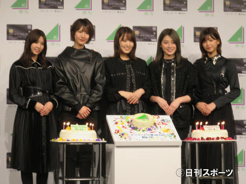 イオンカード「欅坂46」誕生記念イベントに出席した左から小林由依、土生瑞穗、菅井友香、守屋茜、渡辺理佐