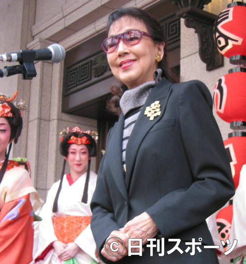 06年4月、New　OSK公演初日に激励に訪れた京マチ子さん