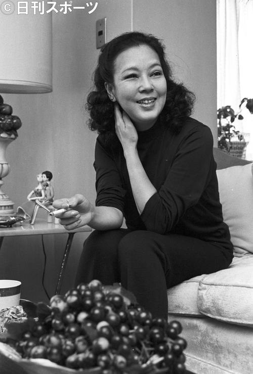 76年10月、原宿の自宅で本紙インタビューに答える京マチ子さん