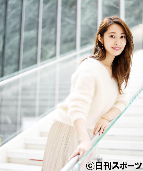 とても魅力的で透明感をまとった桜井玲香さん、吸い込まれそうな気持ちを懸命に踏ん張りながらシャッターを切りました（撮影・横山健太）