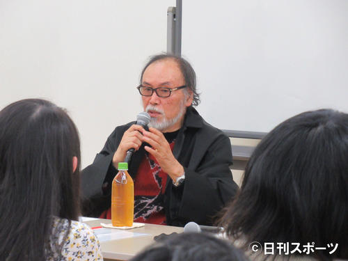 「よしもとライターズアカデミーウエスト」の特別講師を務めた脚本家の竹山洋氏（撮影・星名希実）
