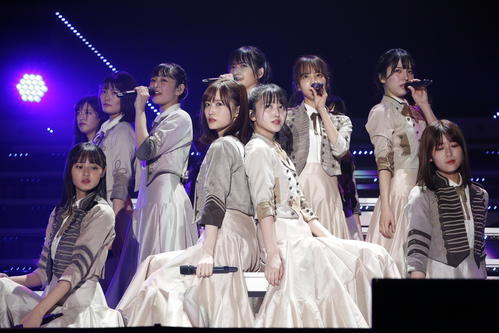 3期生と4期生が合同でパフォーマンスを披露した。中央左は山下美月、同右が久保史緒里