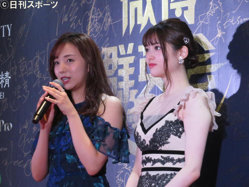 乃木坂46の新内真衣（左）と松村沙友理