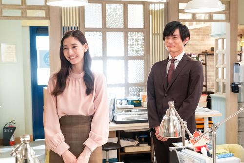ユリカ（新木優子＝左）とマコチ（高良健吾）は再び付き合うことになった（C）フジテレビ