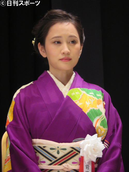 山路ふみ子映画賞贈呈式に出席した前田敦子