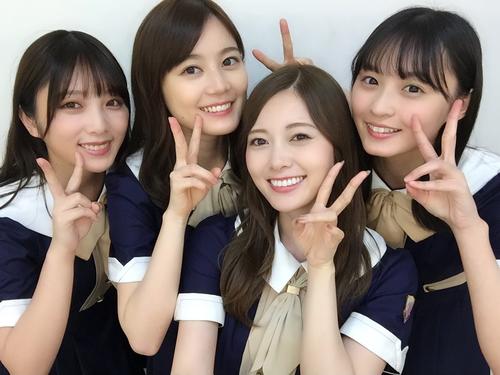 乃木坂46の（左から）与田祐希、生田絵梨花、白石麻衣、遠藤さくら