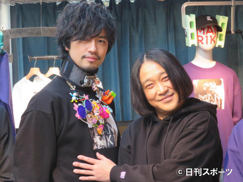映画「MANRIKI」×「B．C　STOCK」アパレルコラボイベントに出席した斎藤工（左）と永野