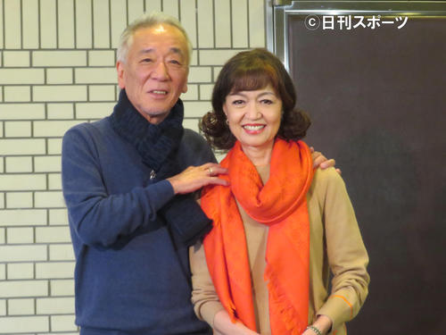 胃がんによる胃の全摘出施術から復帰した松崎悦子（右）と夫の好孝