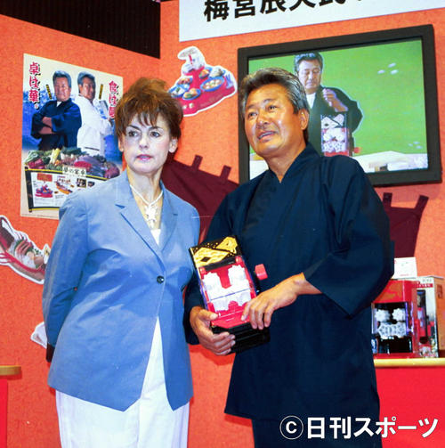 妊娠5ヶ月のアンナの様子を語った梅宮辰夫さん、クラウディアさん夫妻