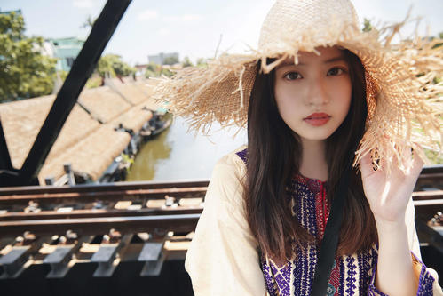 今田美桜セカンド写真集の先行カット