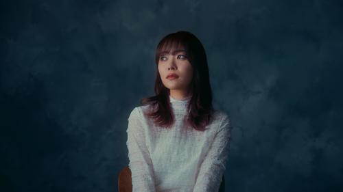 美空ひばりさんの新曲「あれから」のメモリアル映像に出演する指原莉乃